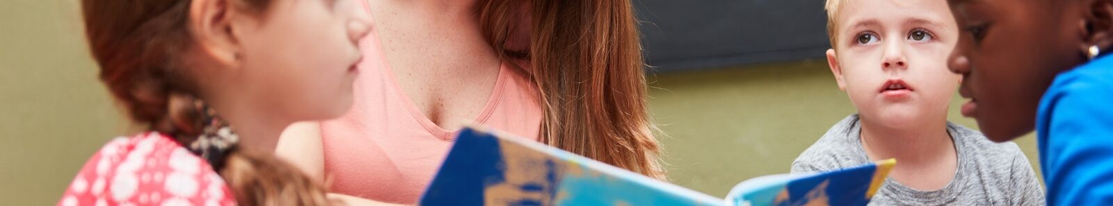 Motivbild Eltern stärkende Angebote [© Robert Kneschke; stock.adobe.com]