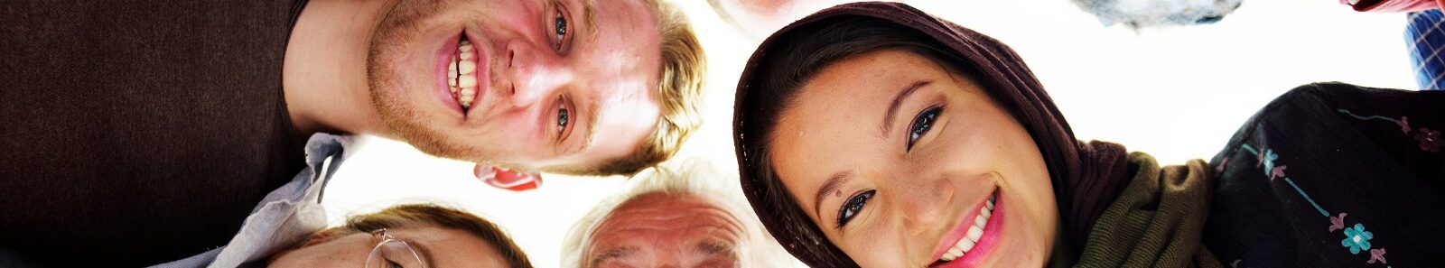 Motivbild Menschen [© Rawpixel Ltd.; stock.adobe.com]