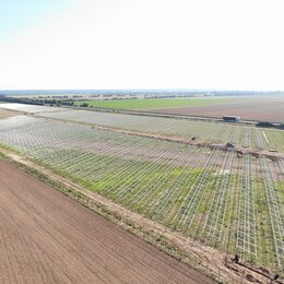 Drohnenaufnahme vom Solarpark an der A1