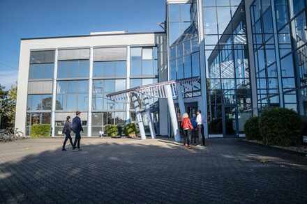 Haupteingang des Technologiezentrums in Jülich