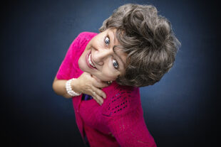 Kabarettistin Lioba Albus ist am 13. März 2026 in Düren zu Gast.