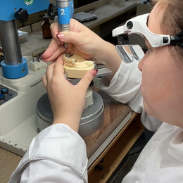 Katharina Sofie bei der Arbeit