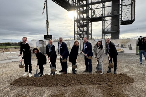 Spatenstich am Indemann