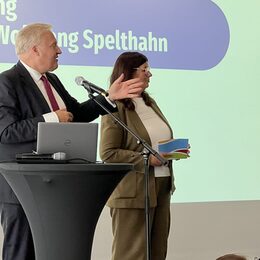 Landrat Wolfgang Spelthahn bei seiner Gratulationsrede