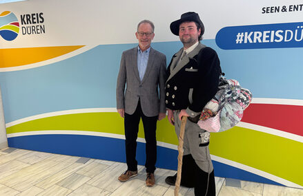 Wandergeselle Pelle und Herr Aßhoff im Kreishaus